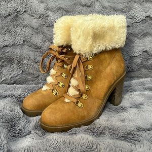 Adorable GUESS boots